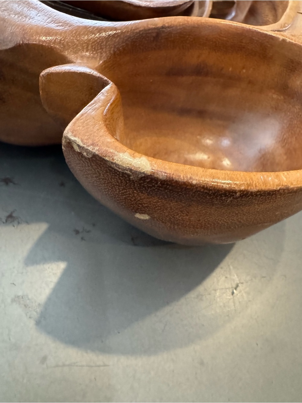 1950-60s Monkey Pod Hardwood Hand-Carved Wooden Serving Bowl—Lobster - Picture 4 of 6